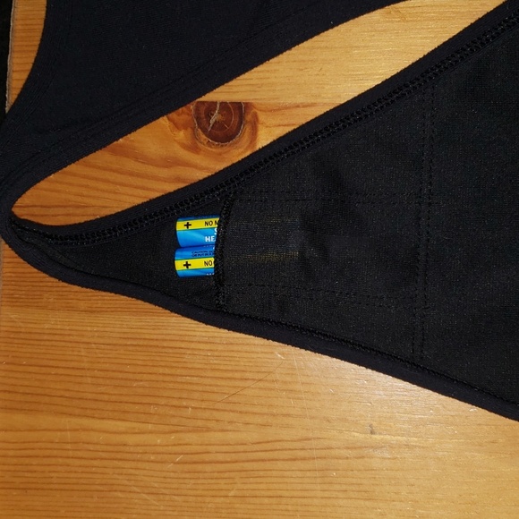 Lululemon Racerback Black Active Wear Top. Size unknown maybe M. - Picture 6 of 7